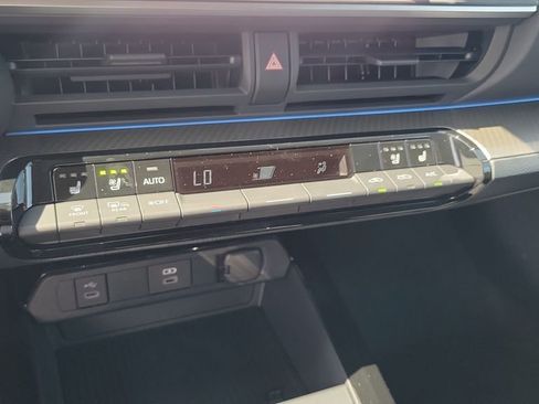 New 2026 Toyota Prius Limited FWD image 15