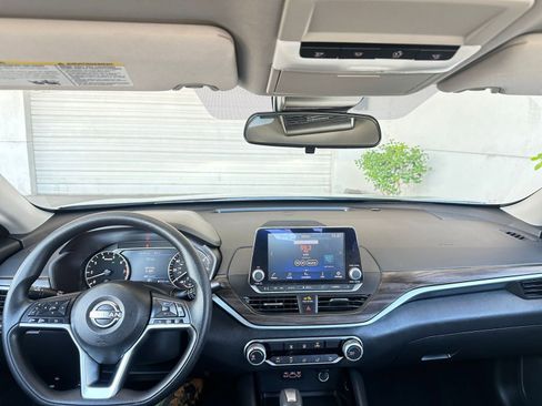 Used 2024 Nissan Altima 2.5 SV image 33