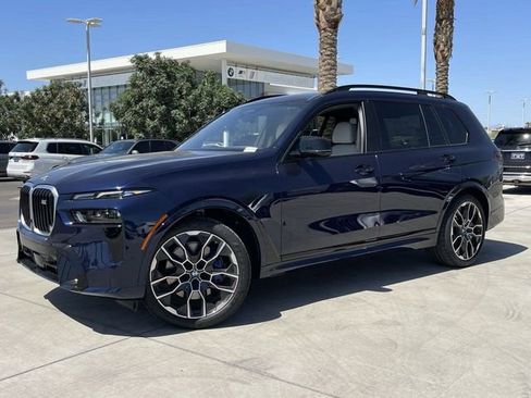 Used 2026 BMW X7 M60i AWD/4WD image 2