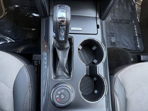 Used 2017 Ford Explorer XLT w/ Equipment Group 202A AWD/4WD image 23
