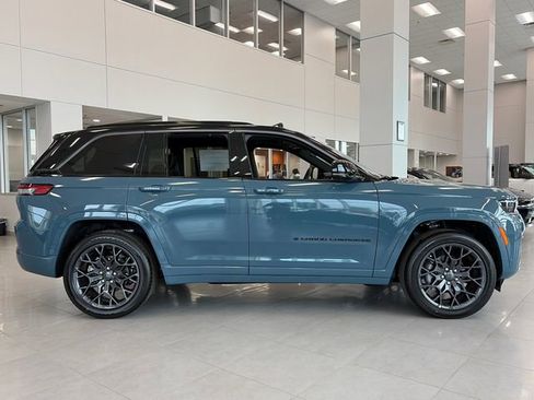 New 2026 Jeep Grand Cherokee Summit AWD/4WD image 11