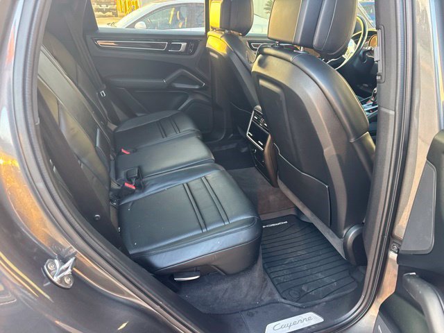 Used 2020 Porsche Cayenne AWD/4WD image 8
