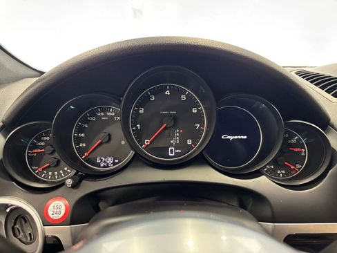 Used 2017 Porsche Cayenne Platinum Edition w/ Premium Package (PJV) image 33