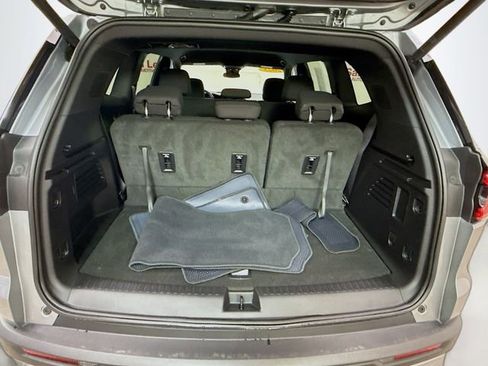 Used 2025 GMC Acadia Elevation image 29