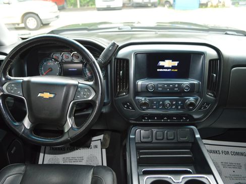 Used 2018 Chevrolet Silverado 1500 LTZ Z71 w/ LTZ Plus Package AWD/4WD image 17