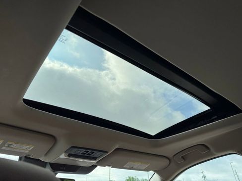 Used 2024 Nissan Pathfinder Platinum image 14