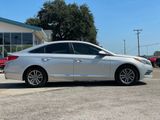 Used 2015 Hyundai Sonata SE image 2