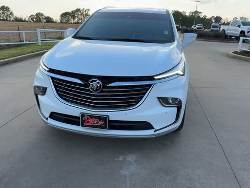 Used 2024 Buick Enclave Premium image 4