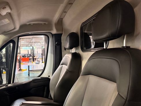 Used 2025 RAM ProMaster 2500 w/ Convenience Group FWD image 21