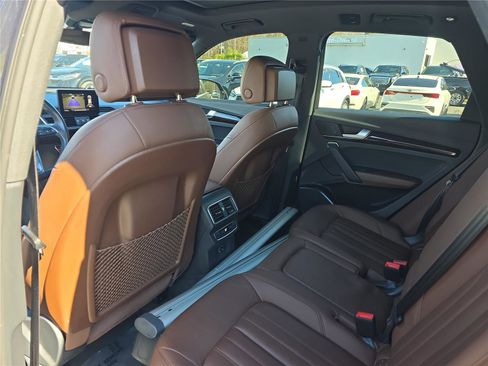 Used 2019 Audi Q5 Premium w/ Convenience Package image 11