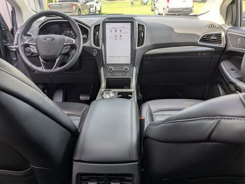 Used 2023 Ford Edge SEL w/ Convenience Package AWD/4WD image 4