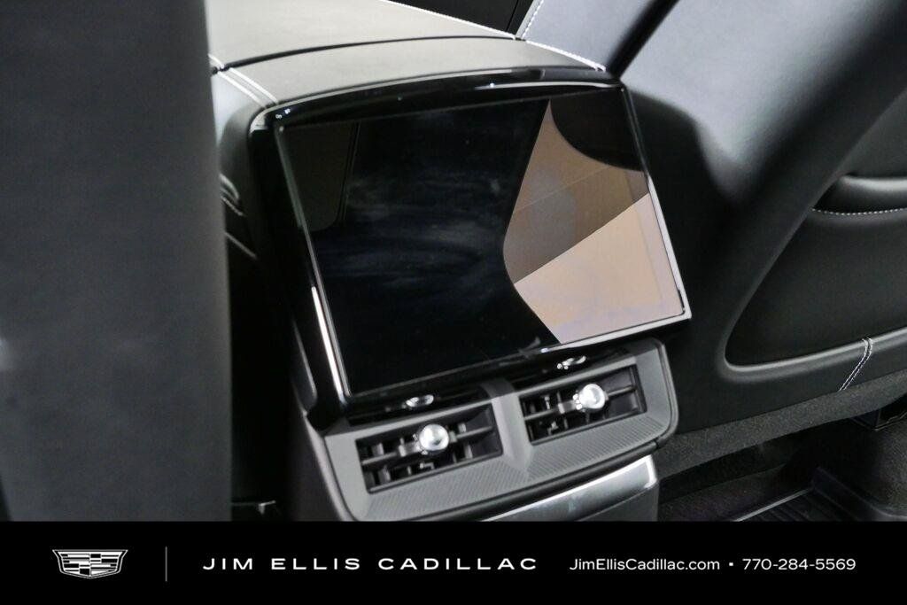 Certified 2026 Cadillac Vistiq Luxury w/ LPO, Floor Liner Package AWD/4WD image 20