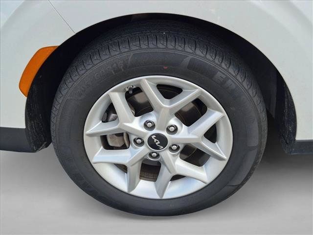 Used 2023 Kia Soul LX w/ LX Technology Package FWD image 10
