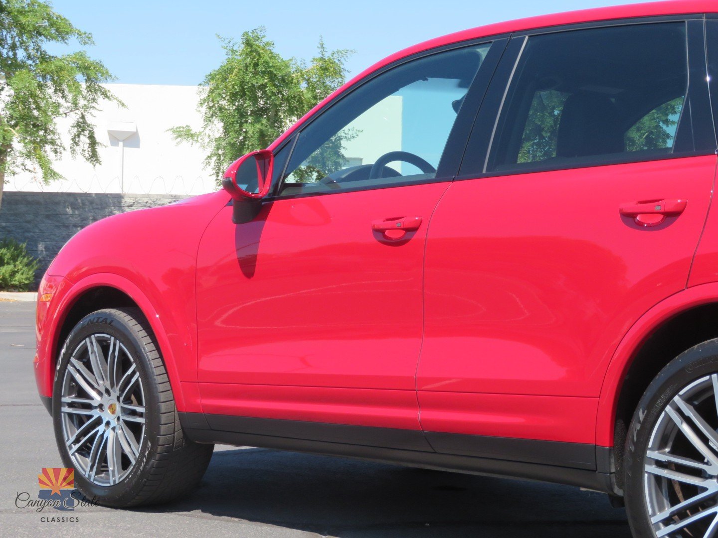 Used 2016 Porsche Cayenne w/ Premium Package AWD/4WD image 23