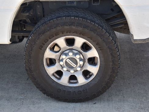 Used 2023 Ford F250 XLT w/ FX4 Off-Road Package image 12