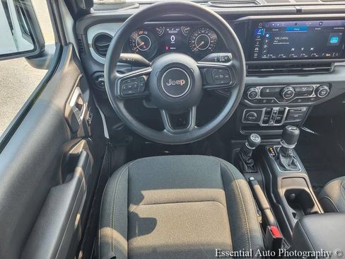 Used 2025 Jeep Wrangler Unlimited Sport AWD/4WD image 12