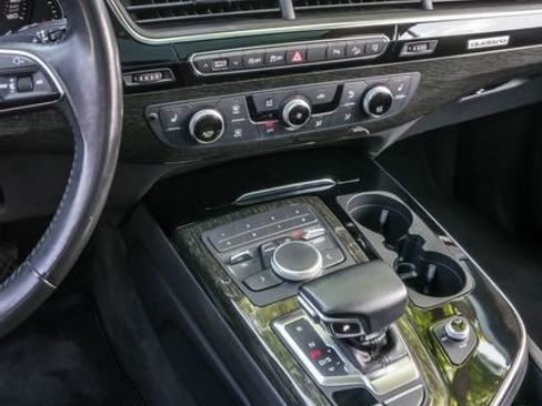 Used 2017 Audi Q7 3.0T Premium image 34