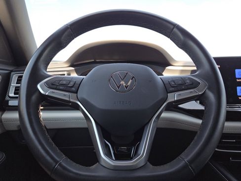 Used 2024 Volkswagen Atlas Cross Sport SEL Premium R-Line AWD/4WD image 25