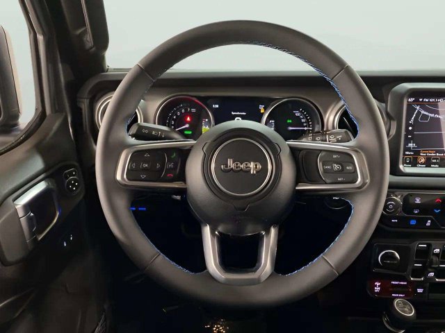 Used 2023 Jeep Wrangler Unlimited Rubicon 4xe AWD/4WD image 11