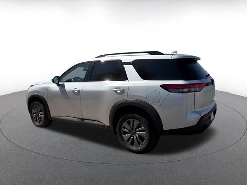 Used 2025 Nissan Pathfinder SV AWD/4WD image 10
