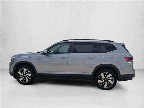 Used 2025 Volkswagen Atlas SE FWD image 9