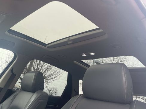 Used 2019 Buick Enclave Essence image 18