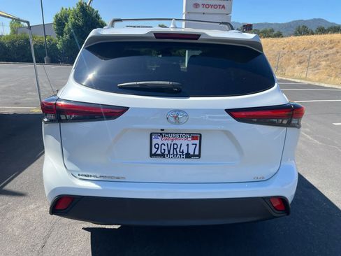 Used 2023 Toyota Highlander XLE FWD image 8