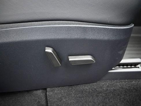 Used 2024 Tesla Model Y Long Range image 23