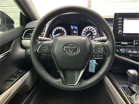 Used 2023 Toyota Camry SE FWD image 19