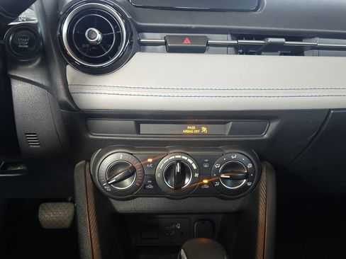 Used 2020 Toyota Yaris LE image 9