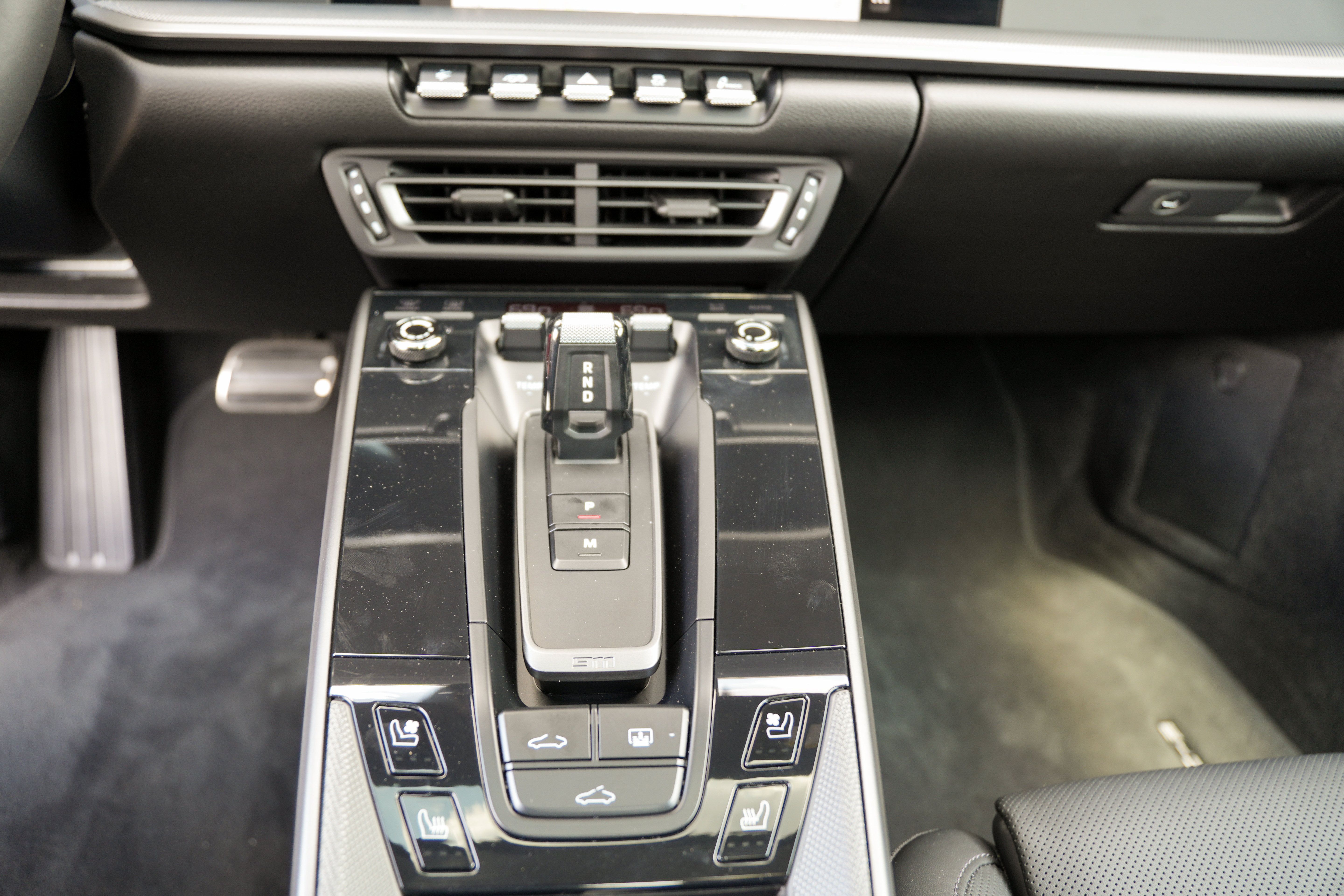 Certified 2024 Porsche 911 Carrera S RWD image 18