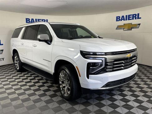 Used 2026 Chevrolet Suburban Premier AWD/4WD image 7