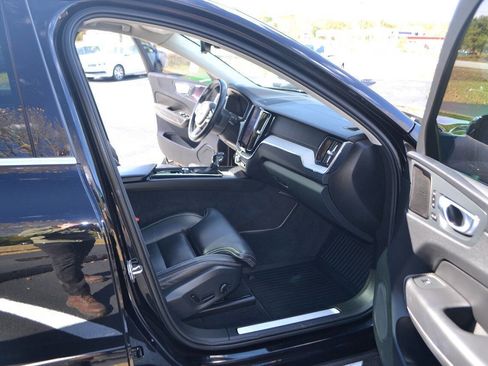 Used 2020 Volvo XC60 T6 Inscription w/ Protection Package Premier image 15