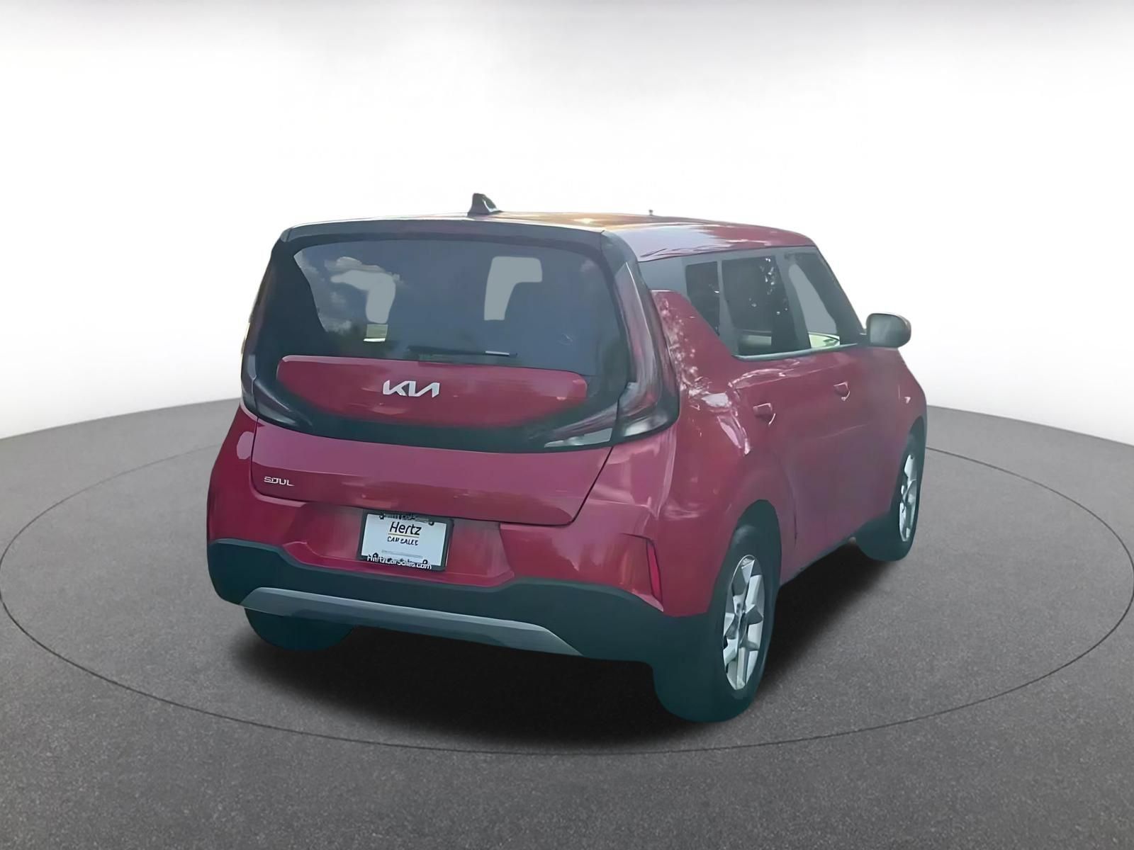 Used 2025 Kia Soul LX w/ LX Technology Package FWD image 13