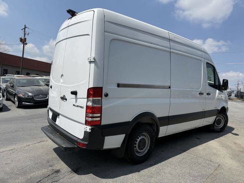 Used 2016 Mercedes-Benz Sprinter 2500 image 2
