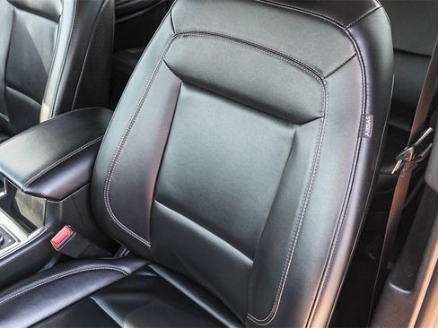 Used 2023 Ford Explorer XLT w/ Equipment Group 202A image 31