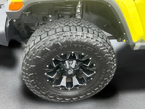 Used 2024 Jeep Wrangler Unlimited Sahara AWD/4WD image 25