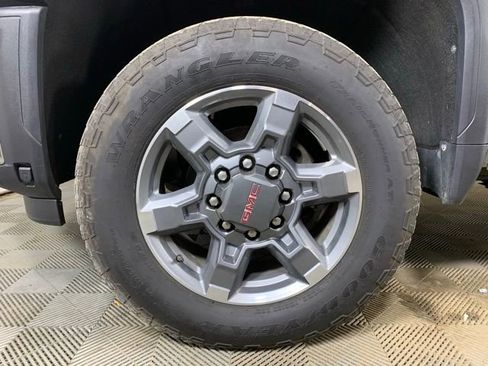 Used 2025 GMC Sierra 2500 SLT w/ SLT Convenience Package AWD/4WD image 30