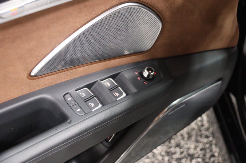 Used 2014 Audi S8 AWD/4WD image 64