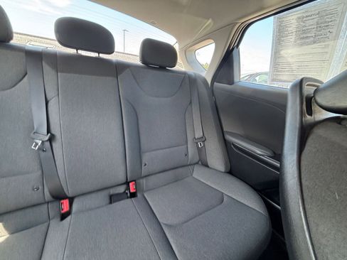 Used 2025 Kia K4 LXS FWD image 36
