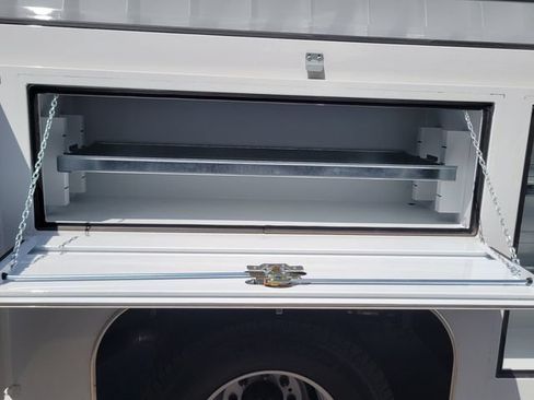 New 2024 Ford F350 XLT RWD image 8