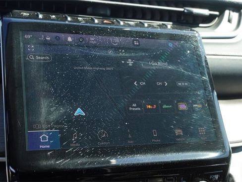 Used 2024 Jeep Grand Cherokee L Limited w/ Black Appearance Package image 25