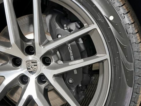 New 2026 Porsche Macan image 37