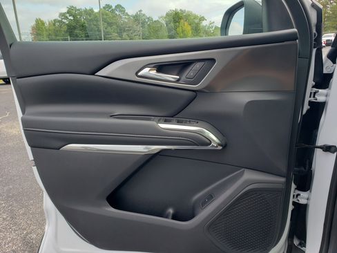 New 2026 Chevrolet Traverse LT w/ LPO, Floor Liner Package image 13