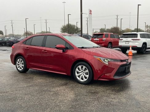 Certified 2022 Toyota Corolla LE image 2