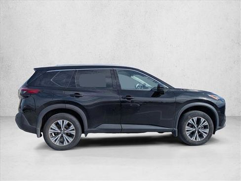 Used 2021 Nissan Rogue SV w/ Premium Package image 4