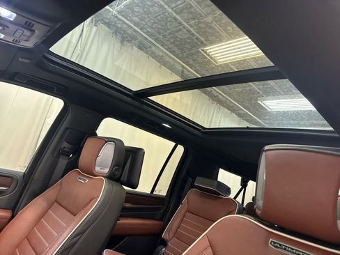 Used 2024 GMC Yukon XL Denali Ultimate image 38