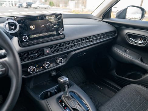 Used 2024 Honda HR-V LX image 13