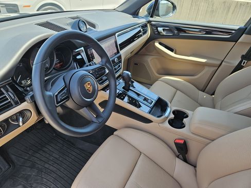 Certified 2026 Porsche Macan S AWD/4WD image 4