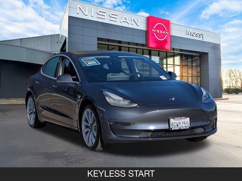 Used 2018 Tesla Model 3 Long Range image 2
